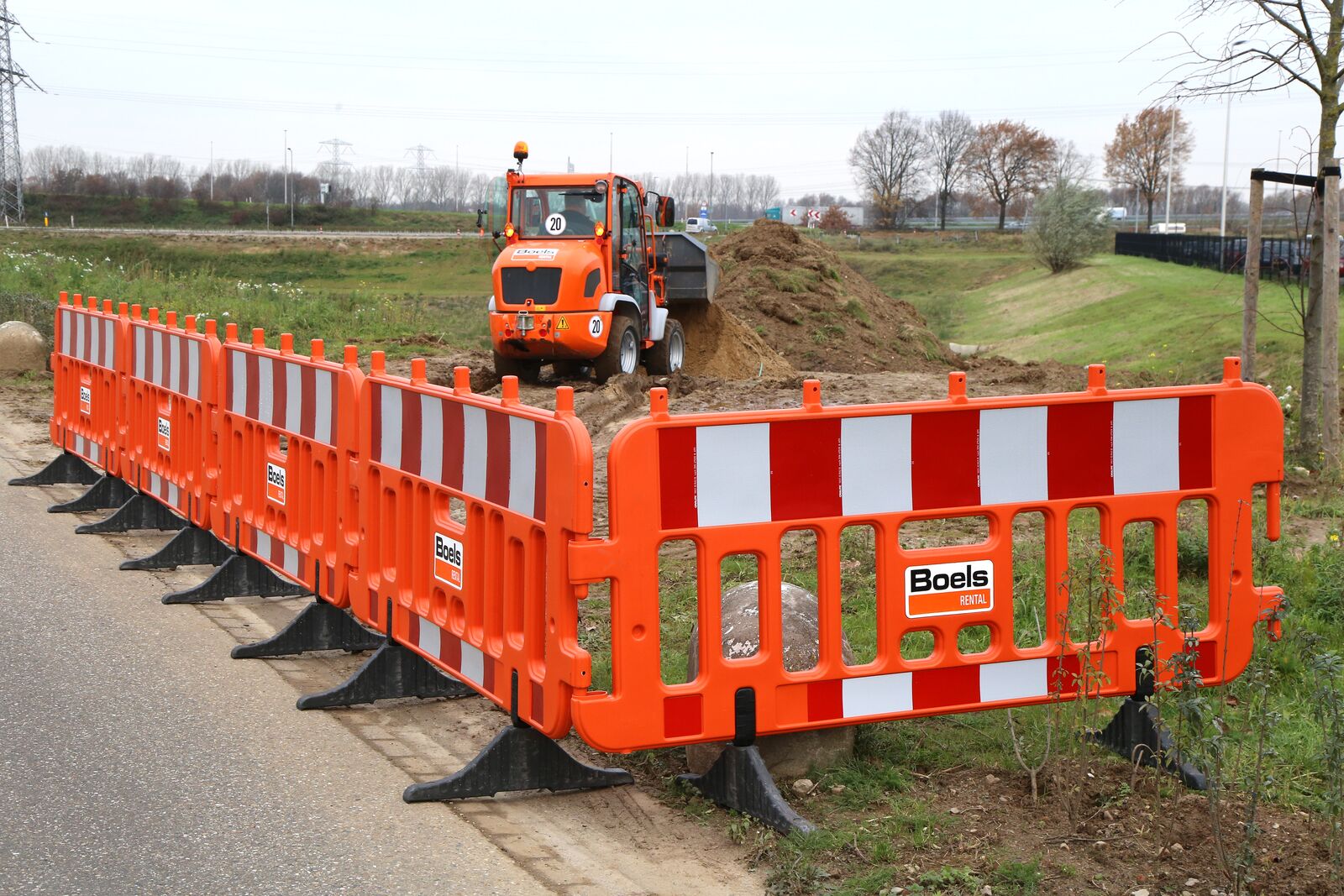 Bezpečnostní hrazení 2,1 x 1m plast, otočná patka