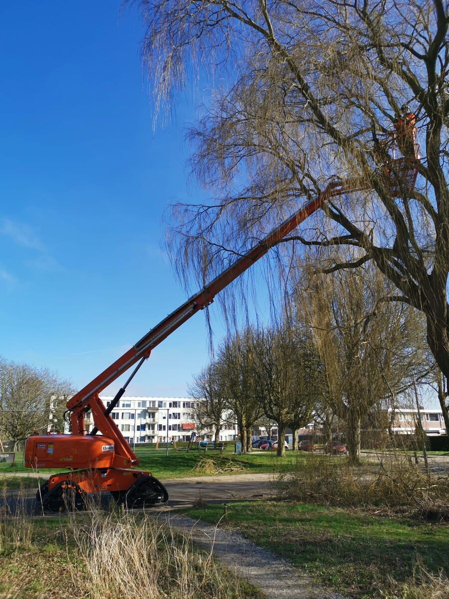 Telescopic boom lift, 22m crawler, high capacity