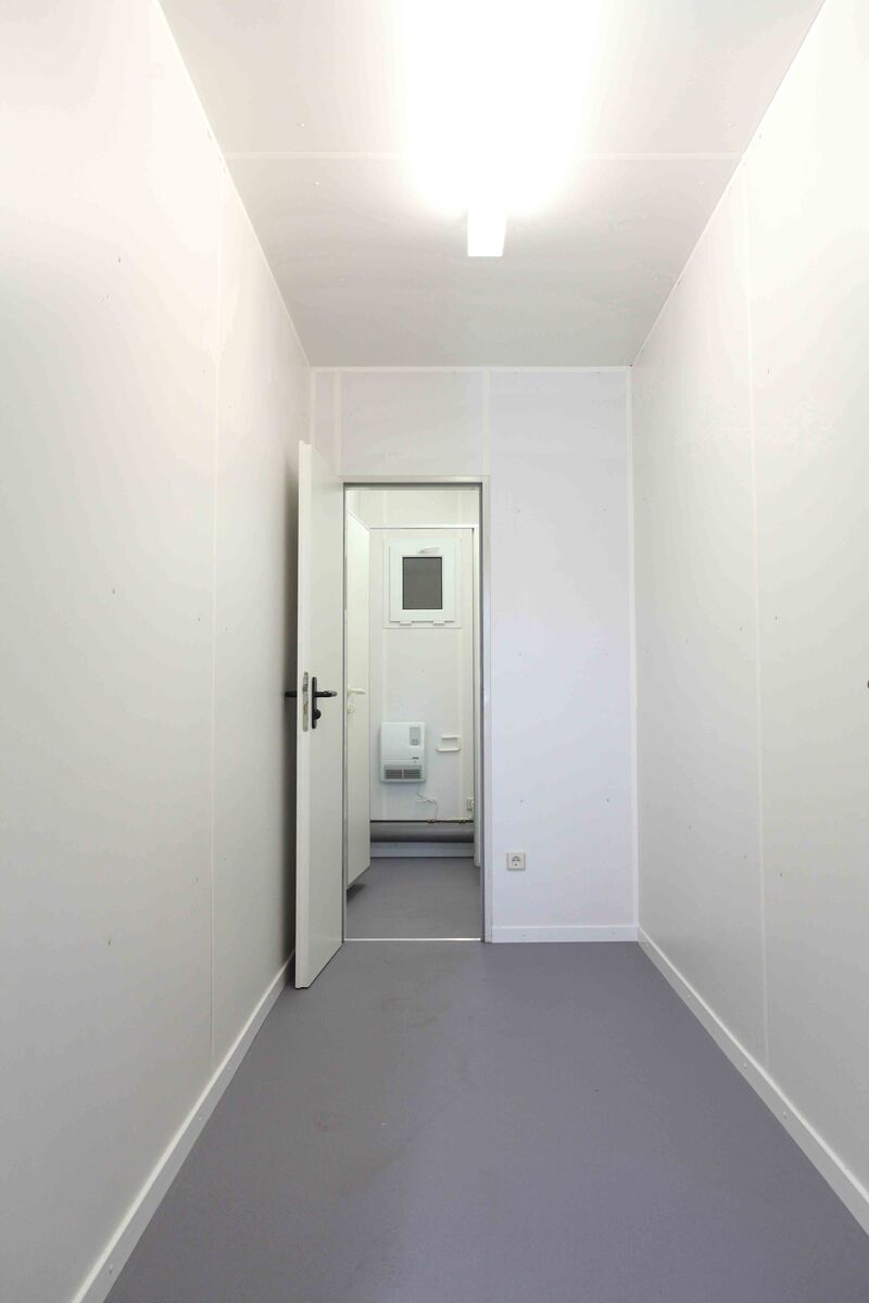 Vestiaire avec sanitaire 6x3 m 380V 32A