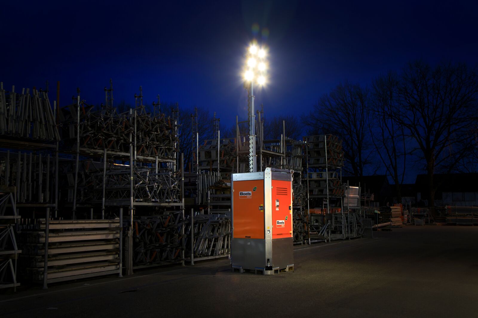 Stationary lighting tower, hybrid lithium 6x100W