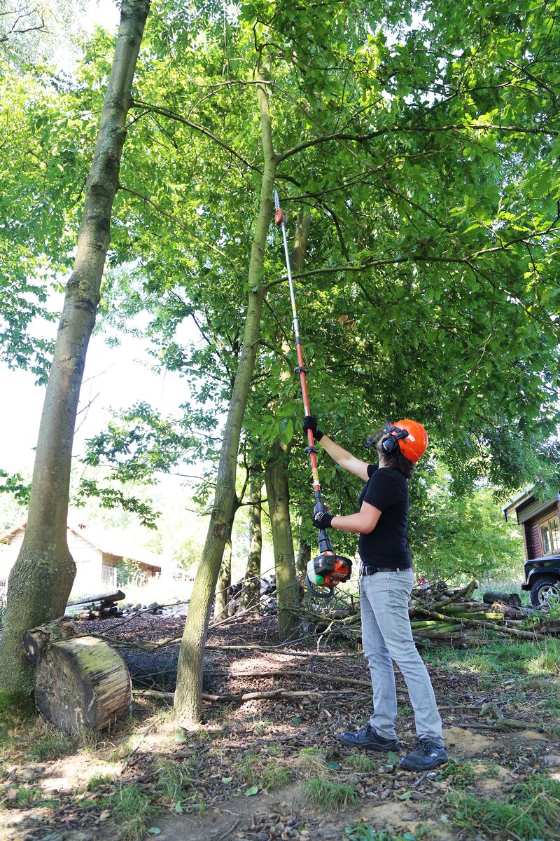 Nagy munkatávolságú láncfűrész, benzines