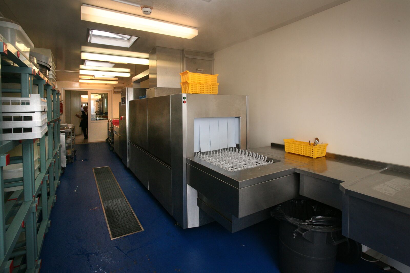 Dishwashing station 10m with finger conveyor unit